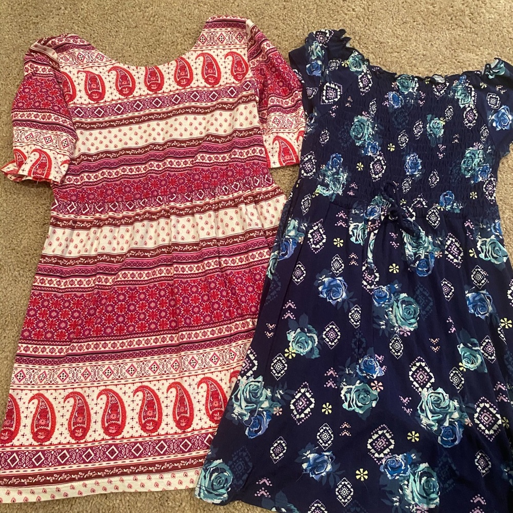 Set of two short sleeve girls dresses